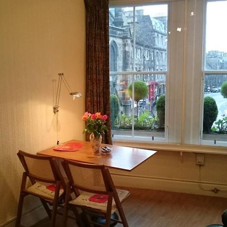 Royal Mile Apartment, 1 Minute From The Castle. Edinburg Exteriör bild