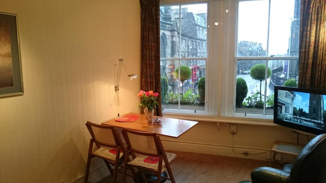 Royal Mile Apartment, 1 Minute From The Castle. Edinburg Exteriör bild